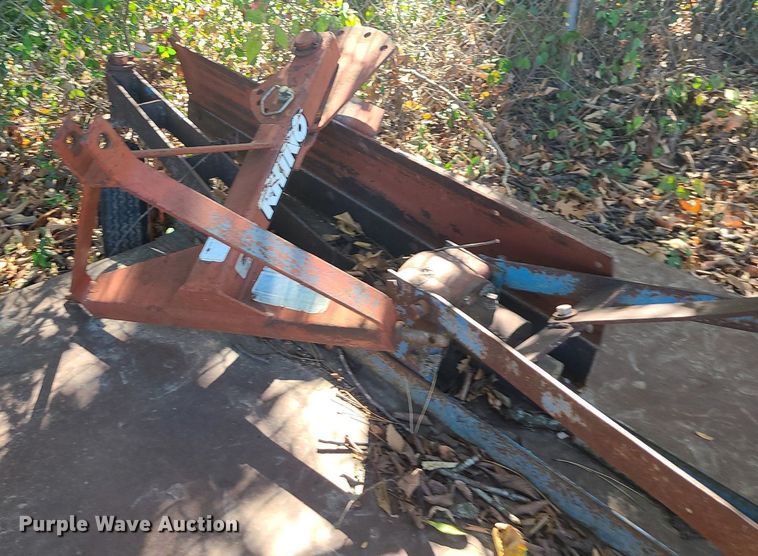 image for item MQ9549 LS XR3135  tractor