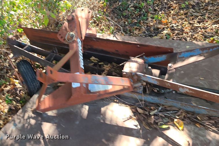 image for item MQ9549 LS XR3135  tractor