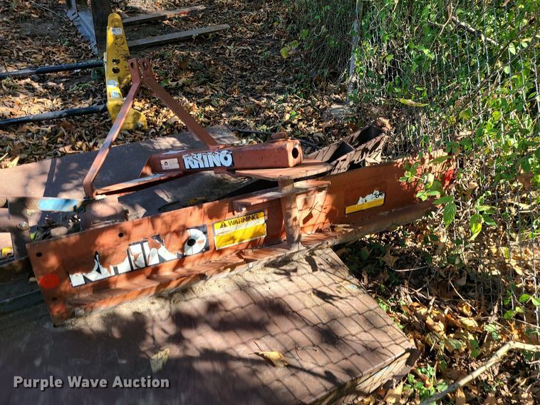 image for item MQ9549 LS XR3135  tractor