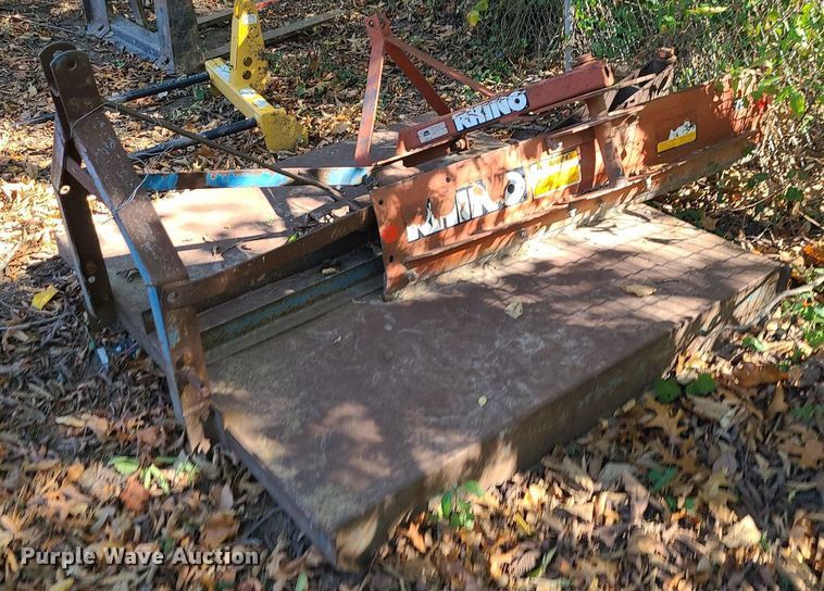 image for item MQ9549 LS XR3135  tractor