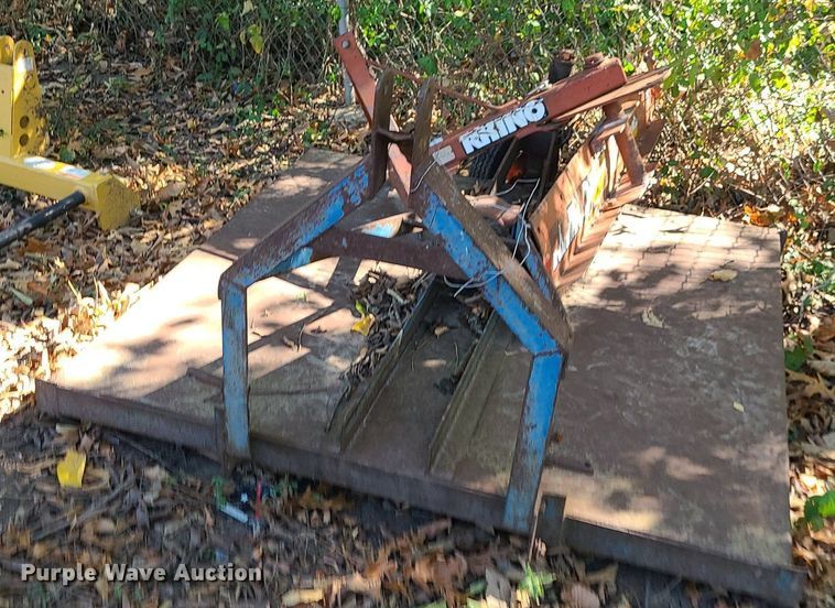 image for item MQ9549 LS XR3135  tractor