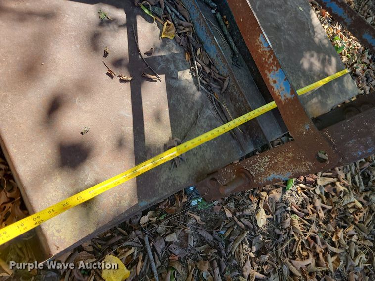 image for item MQ9549 LS XR3135  tractor