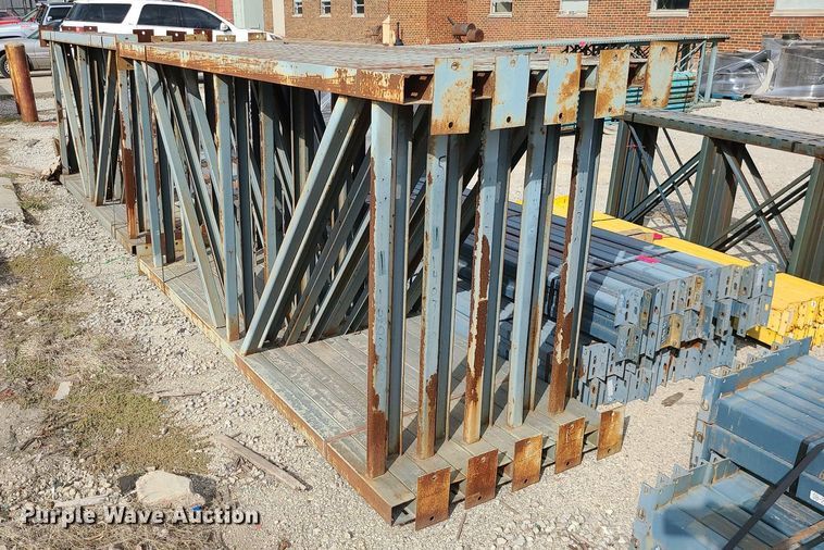 image for item MQ9557 Pallet racking