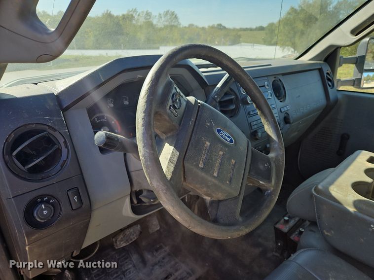 image for item MU9235 2012 Ford F550 Super Duty XL  flatbed truck