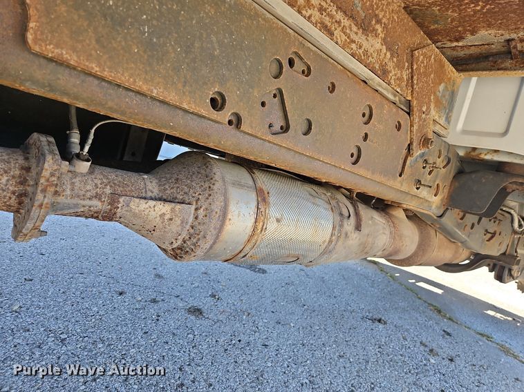 image for item MU9235 2012 Ford F550 Super Duty XL  flatbed truck