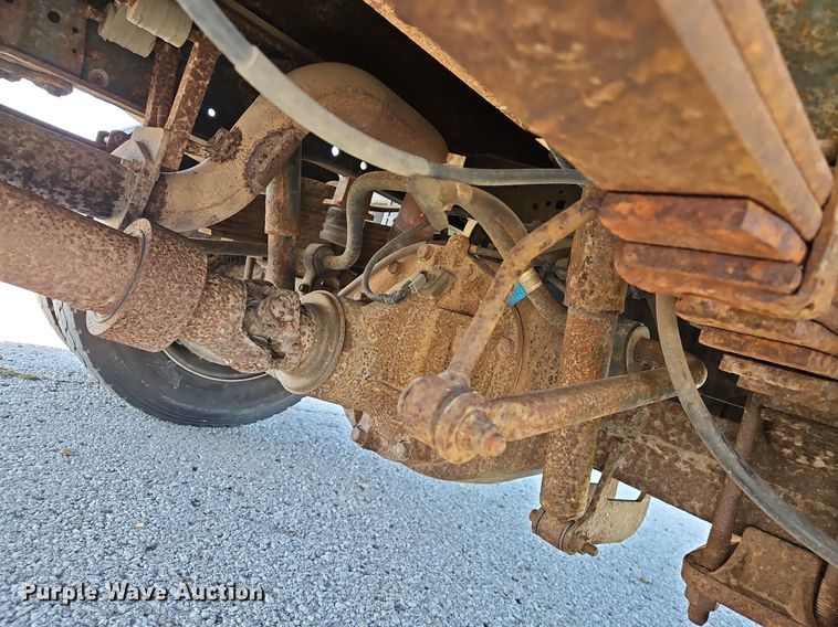 image for item MU9235 2012 Ford F550 Super Duty XL  flatbed truck