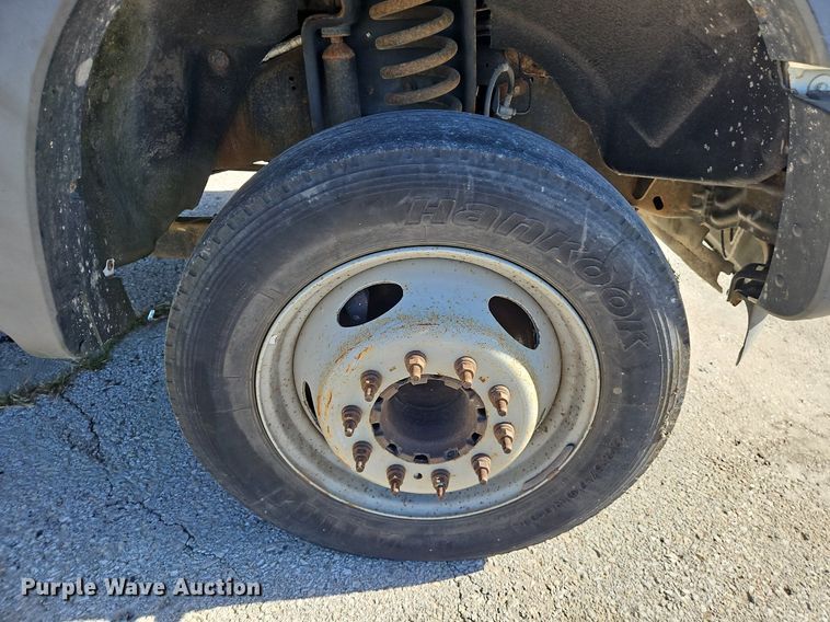 image for item MU9235 2012 Ford F550 Super Duty XL  flatbed truck