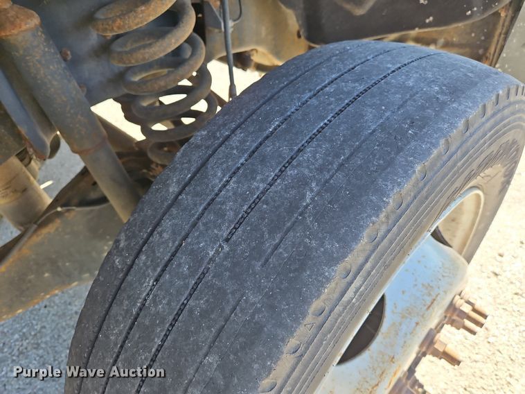 image for item MU9235 2012 Ford F550 Super Duty XL  flatbed truck