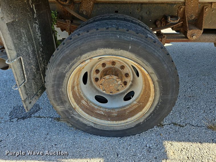 image for item MU9235 2012 Ford F550 Super Duty XL  flatbed truck