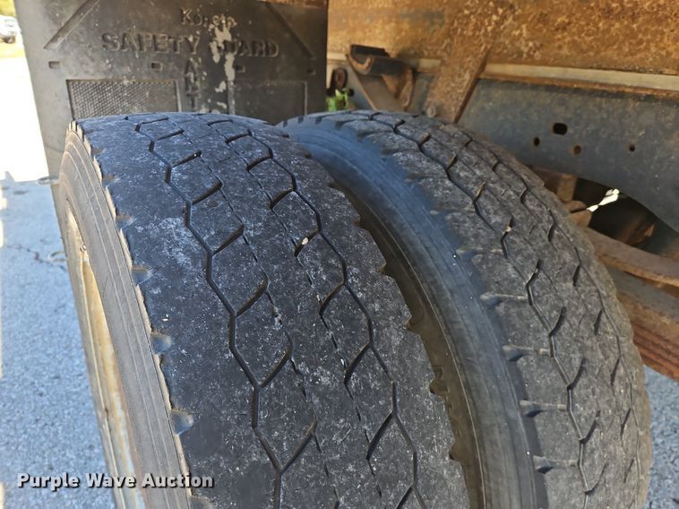 image for item MU9235 2012 Ford F550 Super Duty XL  flatbed truck