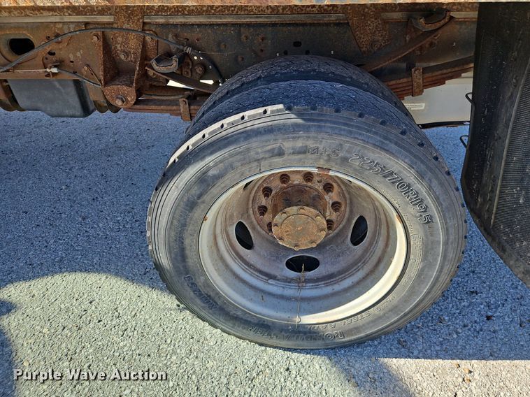 image for item MU9235 2012 Ford F550 Super Duty XL  flatbed truck