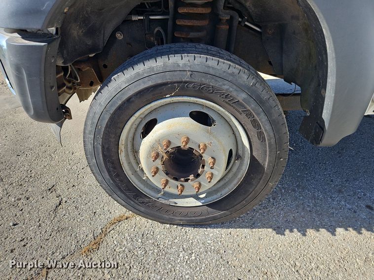 image for item MU9235 2012 Ford F550 Super Duty XL  flatbed truck