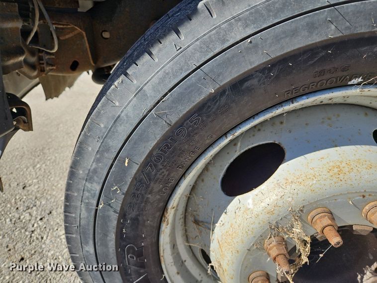 image for item MU9235 2012 Ford F550 Super Duty XL  flatbed truck