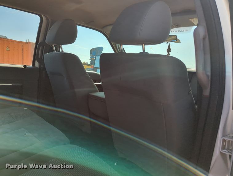 image for item MX9431 2014 Ford F250 Super Duty  Crew Cab flatbed pickup truck