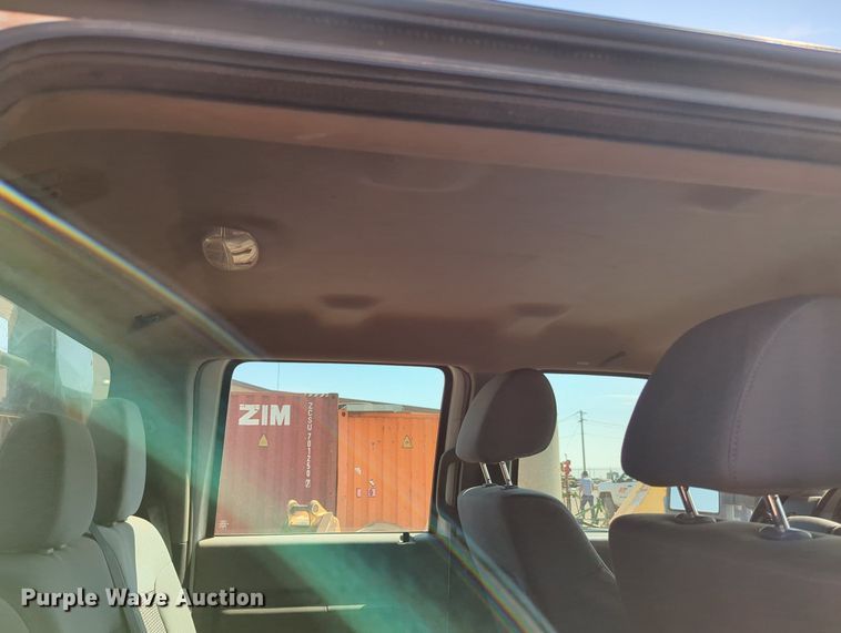 image for item MX9431 2014 Ford F250 Super Duty  Crew Cab flatbed pickup truck