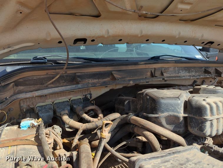 image for item MX9431 2014 Ford F250 Super Duty  Crew Cab flatbed pickup truck