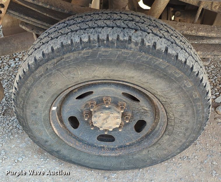 image for item MX9431 2014 Ford F250 Super Duty  Crew Cab flatbed pickup truck