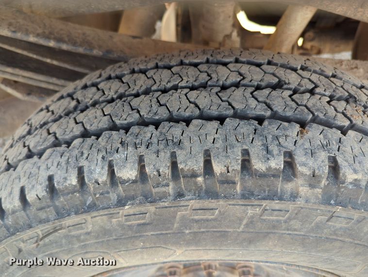 image for item MX9431 2014 Ford F250 Super Duty  Crew Cab flatbed pickup truck