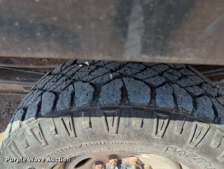 image for item MX9431 2014 Ford F250 Super Duty  Crew Cab flatbed pickup truck