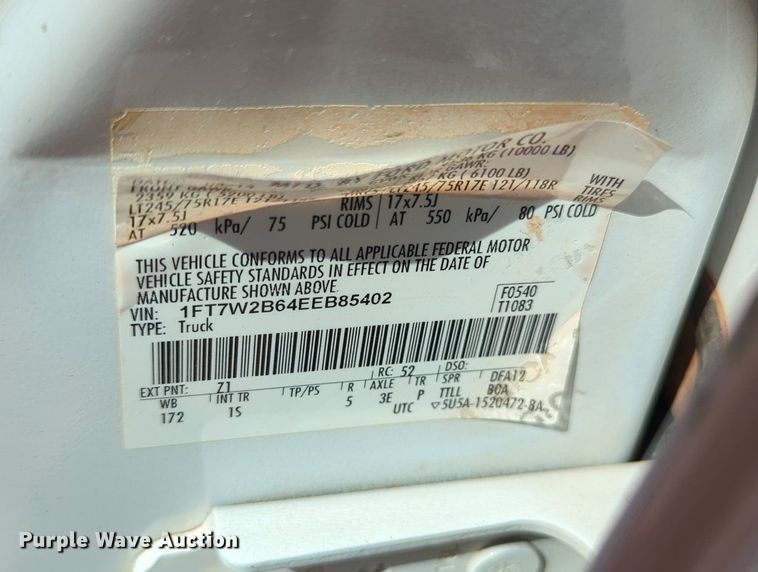 image for item MX9431 2014 Ford F250 Super Duty  Crew Cab flatbed pickup truck