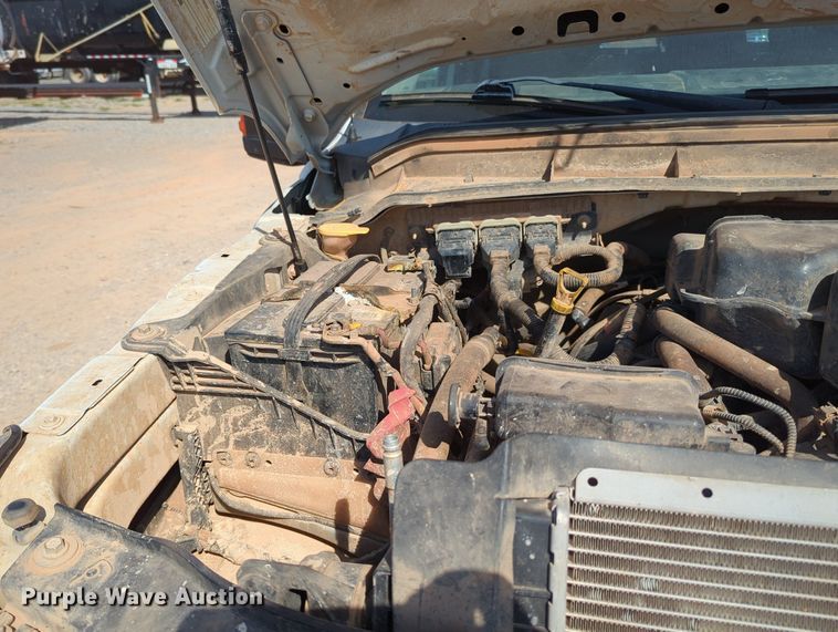 image for item MX9432 2015 Ford F350 Super Duty  Crew Cab pickup truck cab and chassis