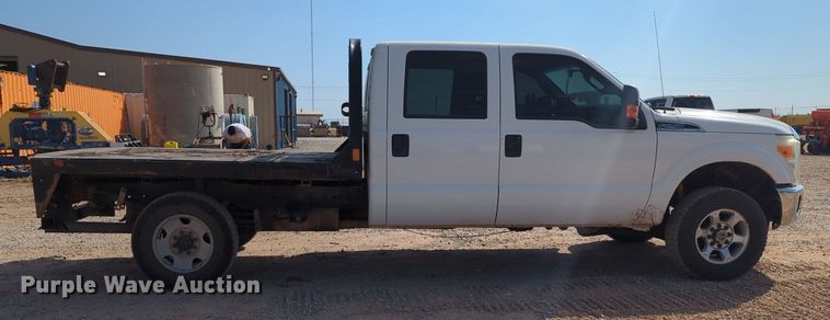 image for item MX9433 2015 Ford F250 Super Duty  Crew Cab flatbed pickup truck
