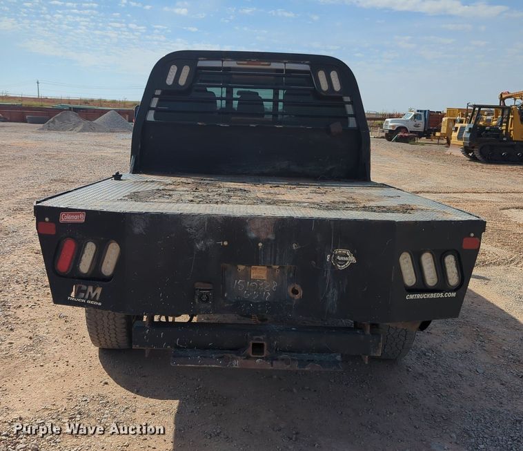 image for item MX9433 2015 Ford F250 Super Duty  Crew Cab flatbed pickup truck