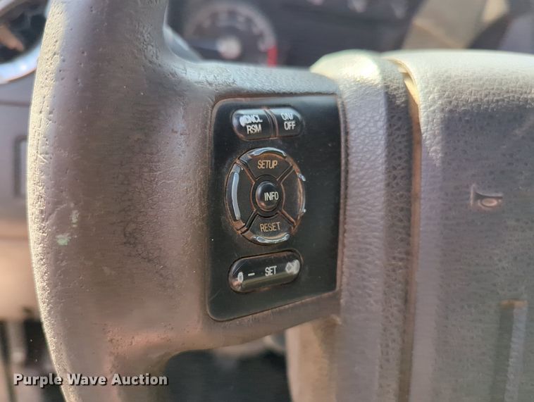 image for item MX9433 2015 Ford F250 Super Duty  Crew Cab flatbed pickup truck