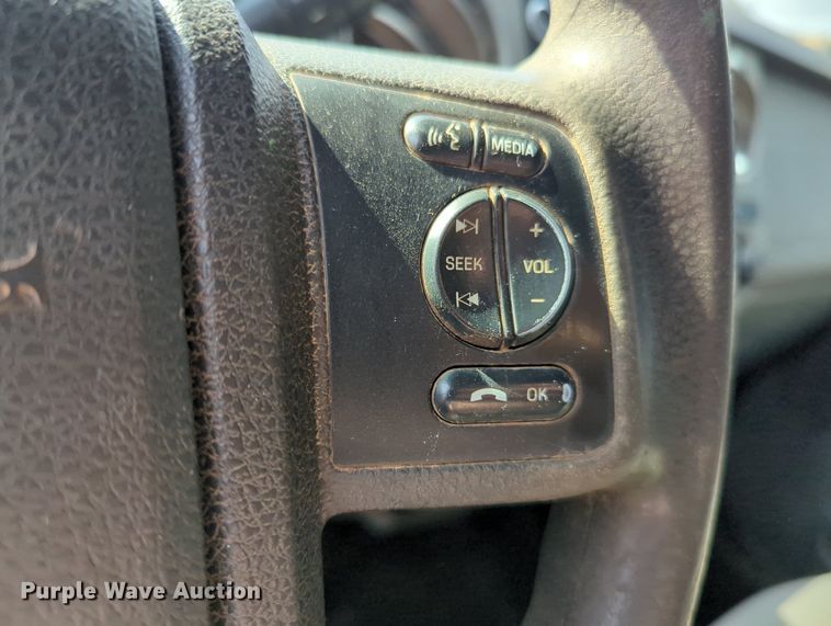 image for item MX9433 2015 Ford F250 Super Duty  Crew Cab flatbed pickup truck