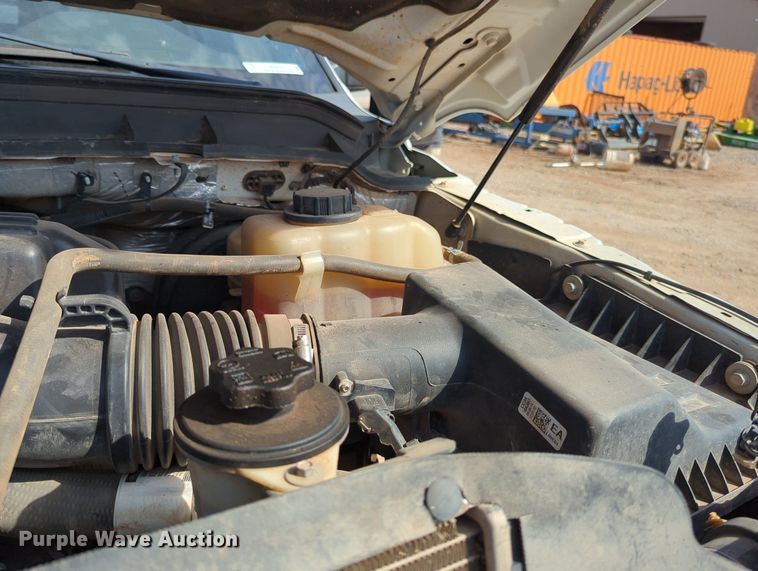 image for item MX9433 2015 Ford F250 Super Duty  Crew Cab flatbed pickup truck