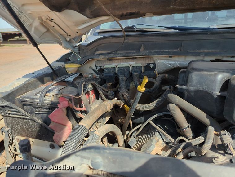 image for item MX9433 2015 Ford F250 Super Duty  Crew Cab flatbed pickup truck