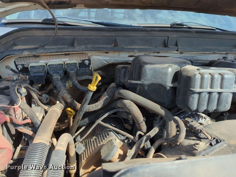 image for item MX9433 2015 Ford F250 Super Duty  Crew Cab flatbed pickup truck