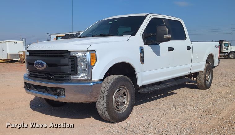 image for item MX9436 2017 Ford F250 Super Duty  Crew Cab pickup truck