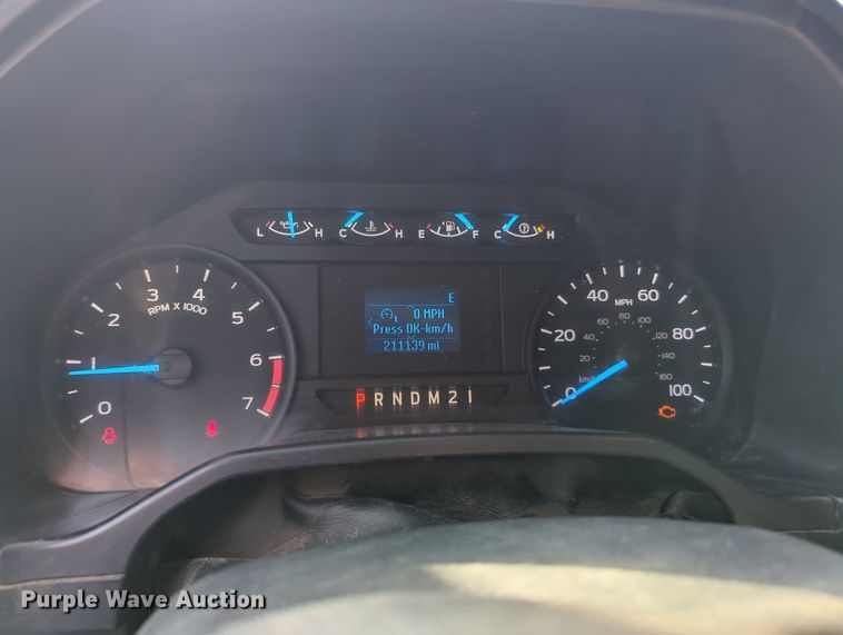 image for item MX9436 2017 Ford F250 Super Duty  Crew Cab pickup truck