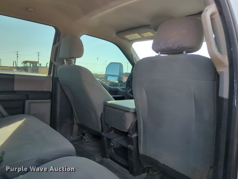 image for item MX9436 2017 Ford F250 Super Duty  Crew Cab pickup truck