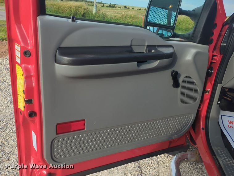 image for item MX9448 2006 Ford F550 Super Duty  dump flatbed truck