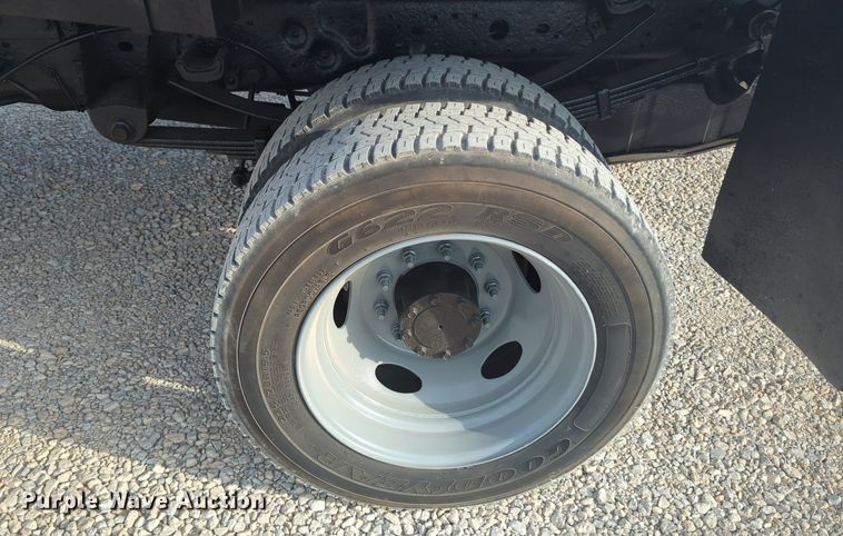 image for item MX9448 2006 Ford F550 Super Duty  dump flatbed truck