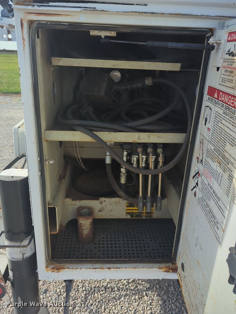 image for item MX9449 2011 Ford F550 Super Duty  utility / service truck