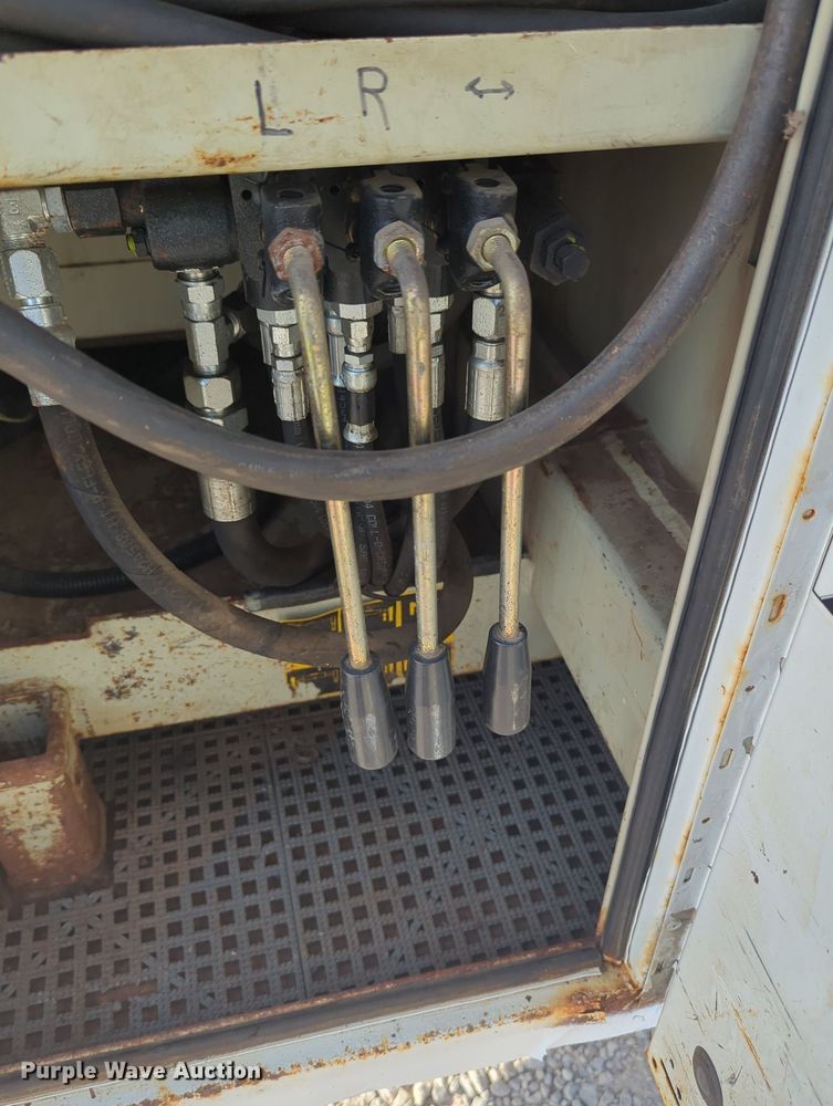 image for item MX9449 2011 Ford F550 Super Duty  utility / service truck