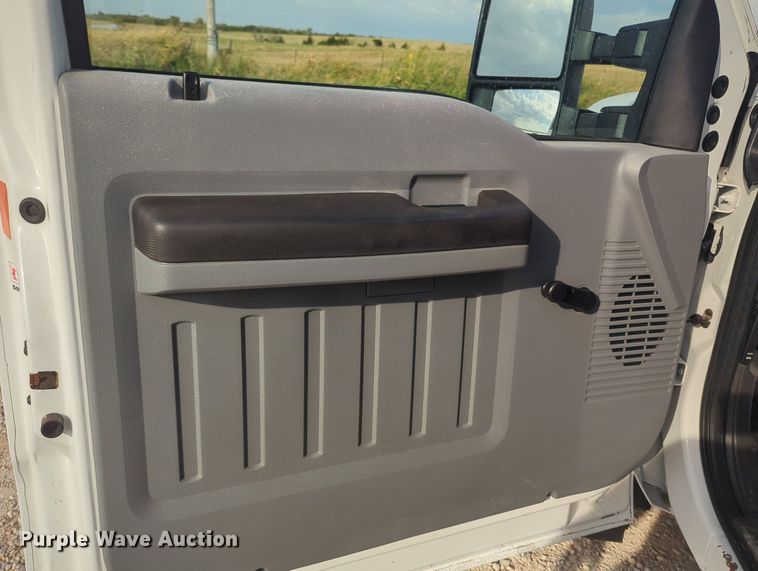 image for item MX9449 2011 Ford F550 Super Duty  utility / service truck