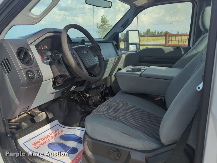 image for item MX9449 2011 Ford F550 Super Duty  utility / service truck