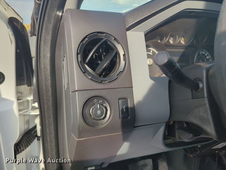 image for item MX9449 2011 Ford F550 Super Duty  utility / service truck