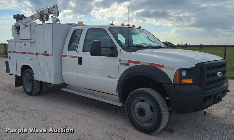 image for item MX9450 2007 Ford F550 Super Duty  SuperCab utility / service truck