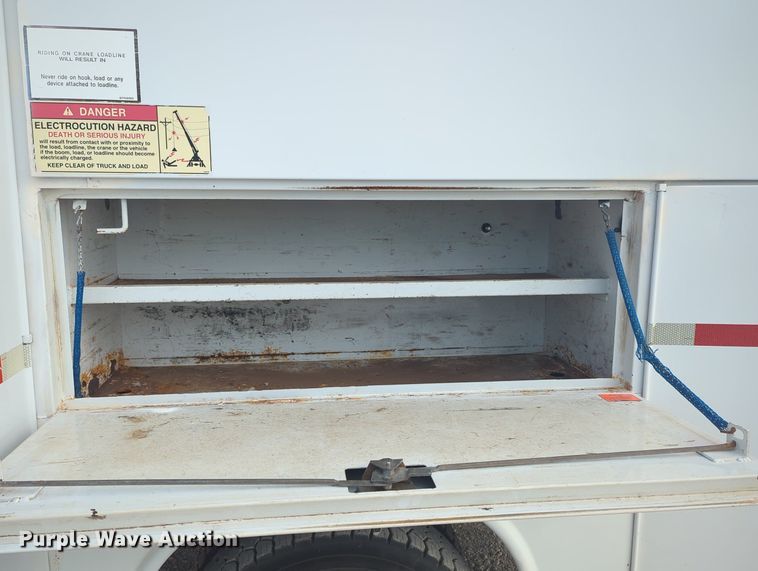 image for item MX9450 2007 Ford F550 Super Duty  SuperCab utility / service truck