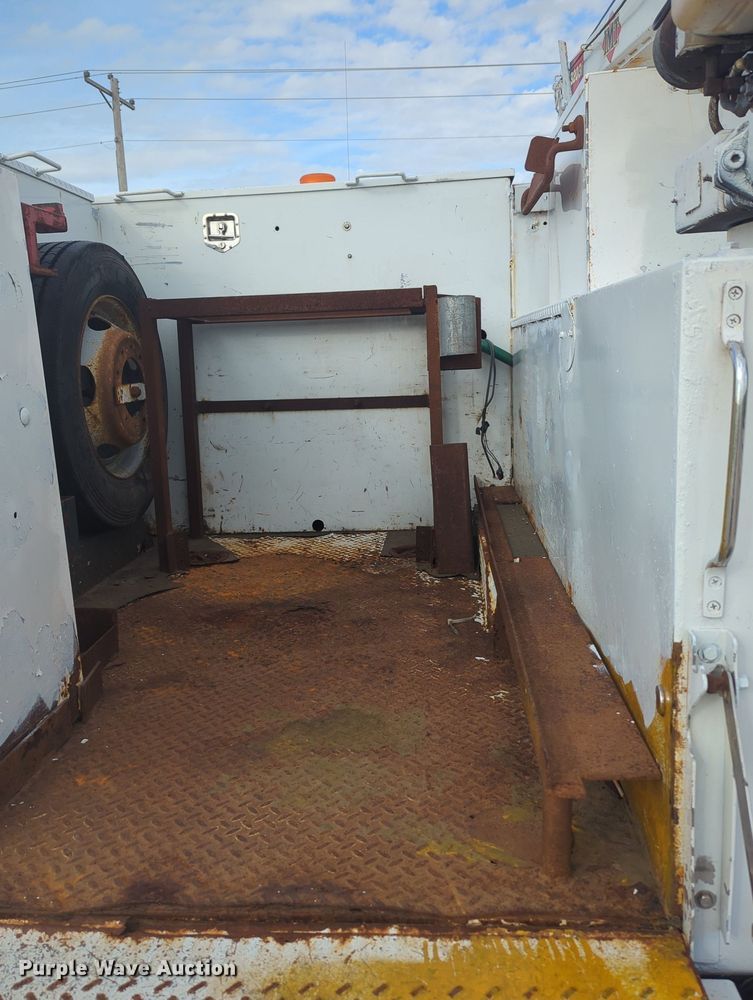 image for item MX9450 2007 Ford F550 Super Duty  SuperCab utility / service truck