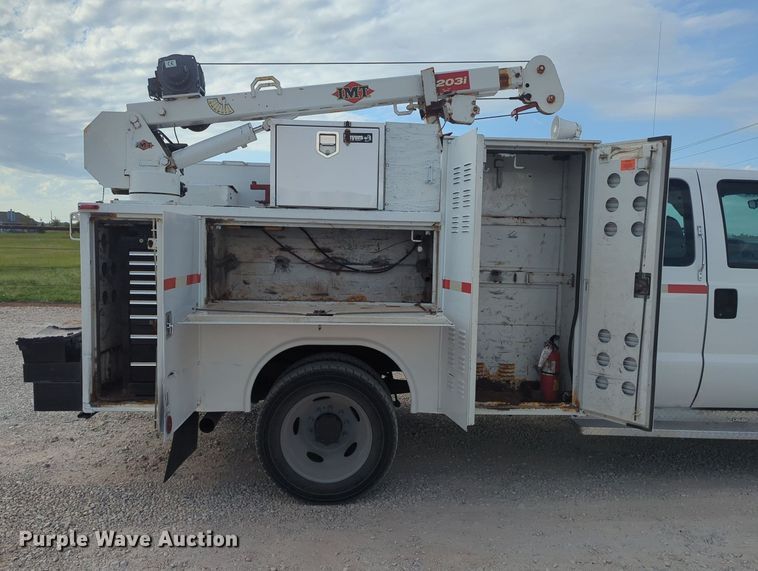 image for item MX9450 2007 Ford F550 Super Duty  SuperCab utility / service truck