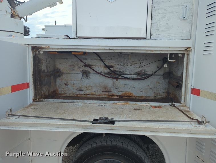 image for item MX9450 2007 Ford F550 Super Duty  SuperCab utility / service truck