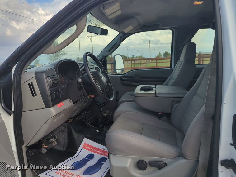 image for item MX9450 2007 Ford F550 Super Duty  SuperCab utility / service truck