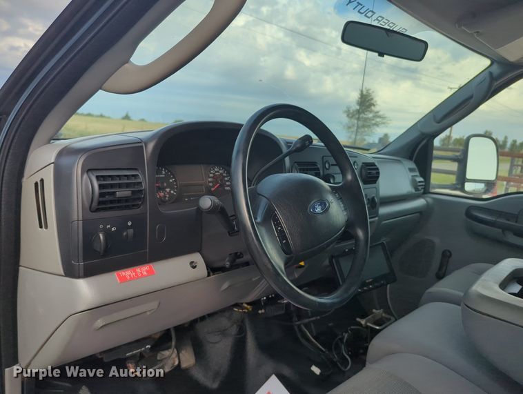 image for item MX9450 2007 Ford F550 Super Duty  SuperCab utility / service truck