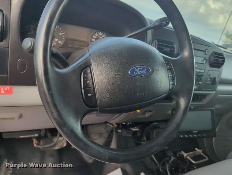 image for item MX9450 2007 Ford F550 Super Duty  SuperCab utility / service truck